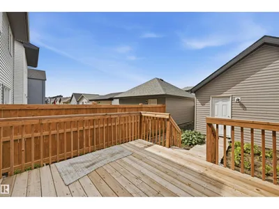 19112 22 AV NW photo 31