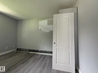 8732 101 AV NW photo 24