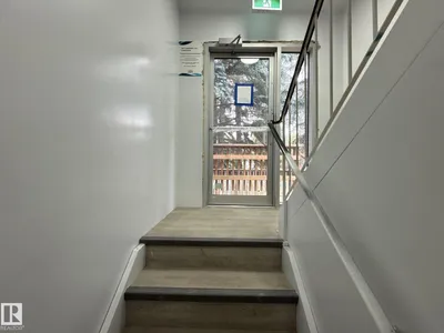 8732 101 AV NW photo 32