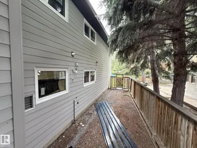 8732 101 AV NW photo 34