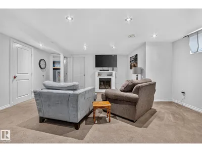 5307 104 AV NW photo 18