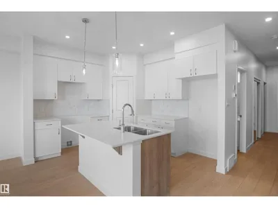 924 17 AV NW photo 12