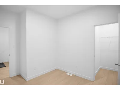 924 17 AV NW photo 18