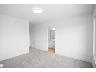 924 17 AV NW photo 24