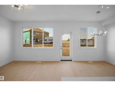 924 17 AV NW photo 4