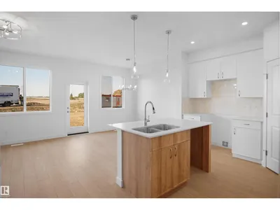 924 17 AV NW photo 9