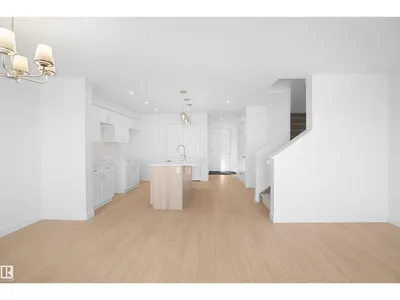 936 17 AV NW photo 12