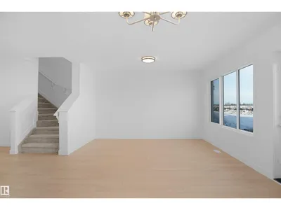 936 17 AV NW photo 11