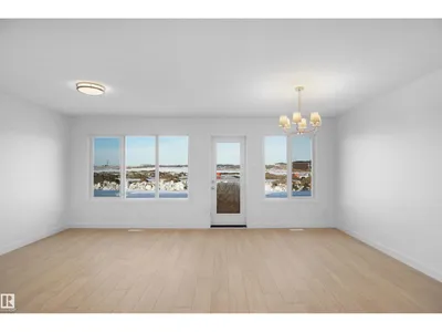 936 17 AV NW photo 10
