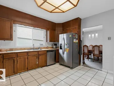 3205 104A ST NW photo 12