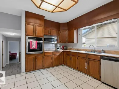 3205 104A ST NW photo 14