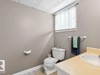 3205 104A ST NW photo 23