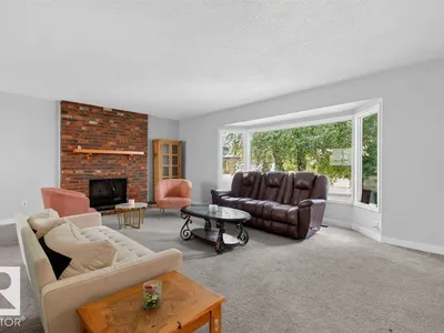 3205 104A ST NW photo 7