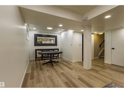 522 174A ST SW photo 43