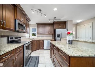 11342 79 AV NW photo 9