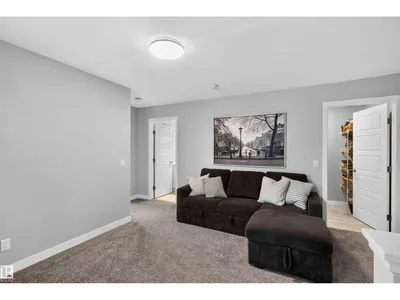 1325 PODERSKY WD SW photo 39