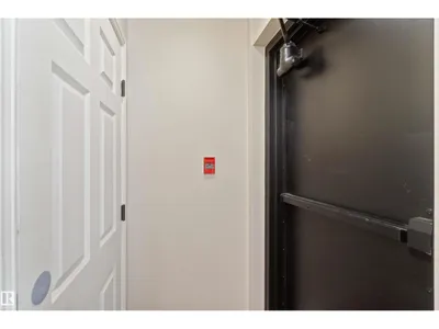 #401 10009 102 AV NW photo 11