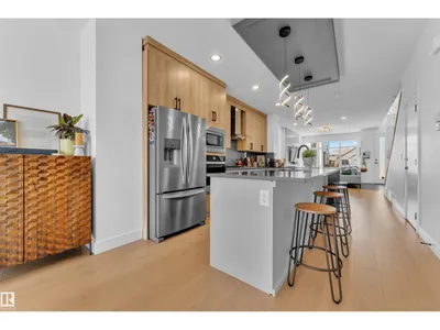 10227 146 ST NW NW photo 23