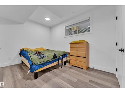 10227 146 ST NW NW photo 50