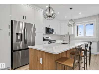 10906 54 AV NW photo 13