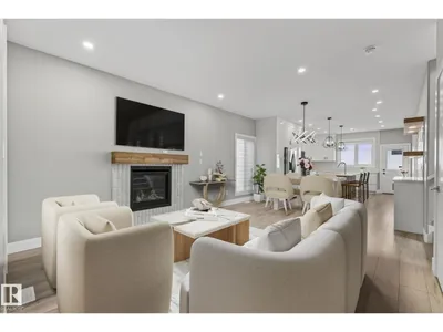 10906 54 AV NW photo 6