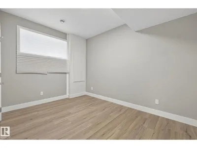 10906 54 AV NW photo 65