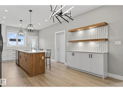 10906 54 AV NW photo 8