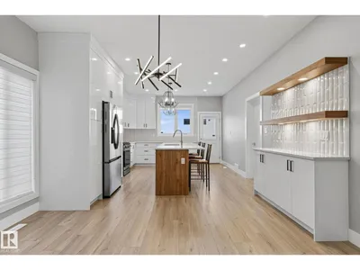 10906 54 AV NW photo 9