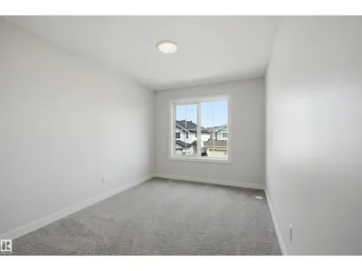 911 18 AV NW photo 39
