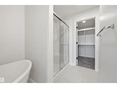 935 18 AV NW photo 38