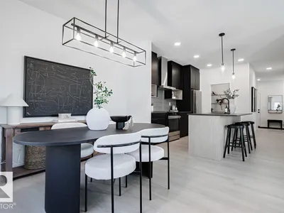 18651 19 AV NW photo 28
