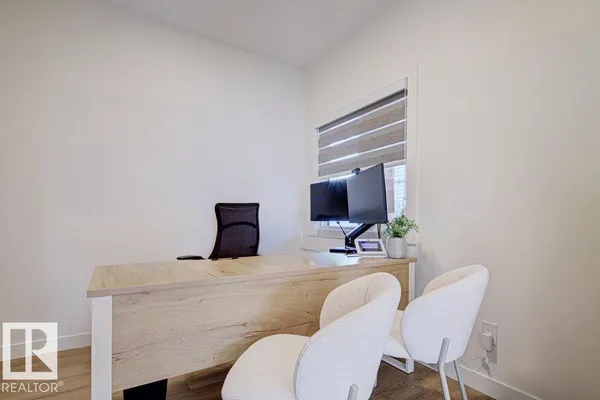 18631 19 AV NW photo 3