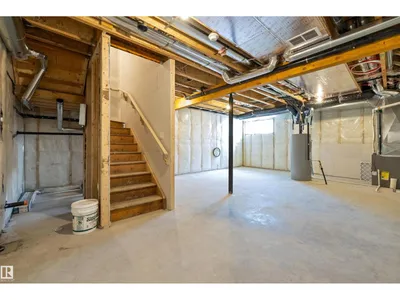 18923 28 AV NW photo 40
