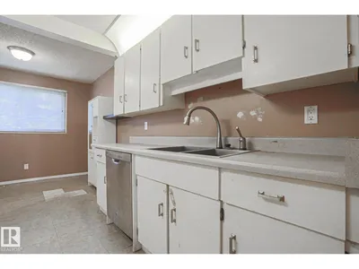 #45 1651 46 ST NW photo 33
