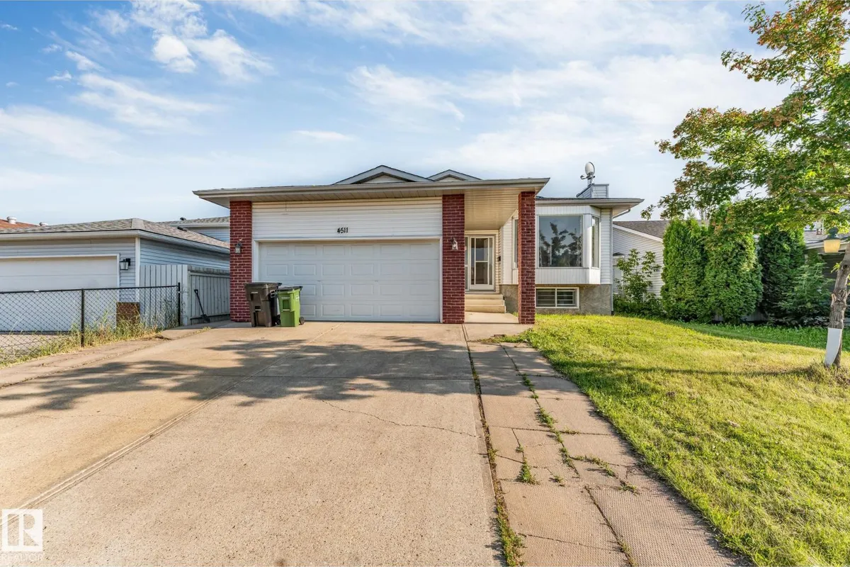 4511 25 AV NW NW exterior