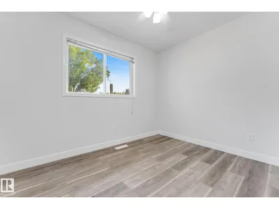 4511 25 AV NW NW photo 20