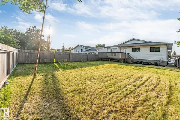 4511 25 AV NW NW photo 3