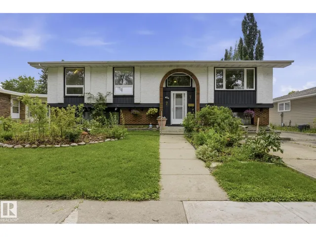 7 GRAHAM AV, St. Albert
