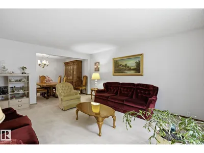 7 GRAHAM AV photo 6