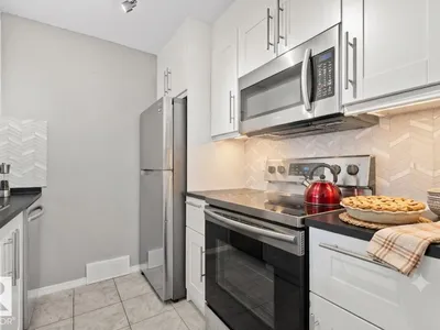 #210 2508 50 ST NW photo 15