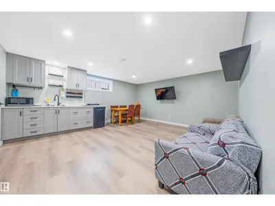 37 BIRCHMONT CR photo 9