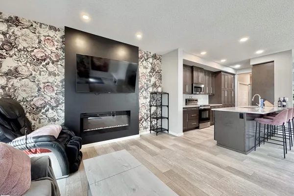 302 BALSAM LI photo 3