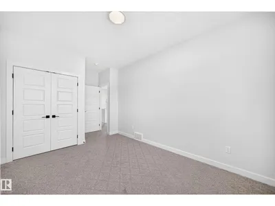104 Waverly WY photo 27