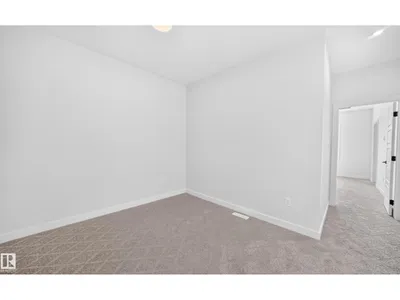 104 Waverly WY photo 32