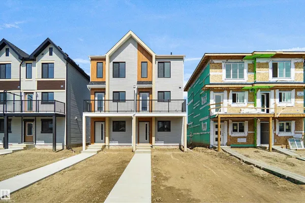 920 19 AV NW photo 2
