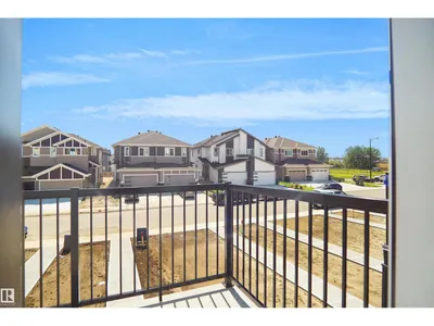 926 19 AV NW photo 29