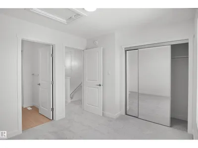 926 19 AV NW photo 25
