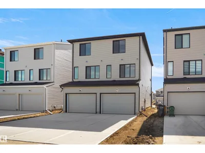 926 19 AV NW photo 30