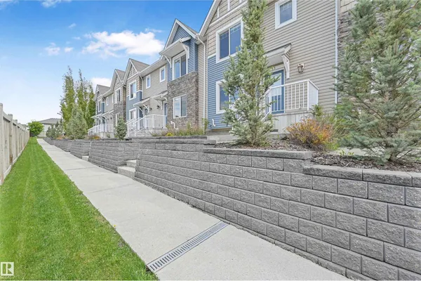 #35 2922 MAPLE WY NW photo 2