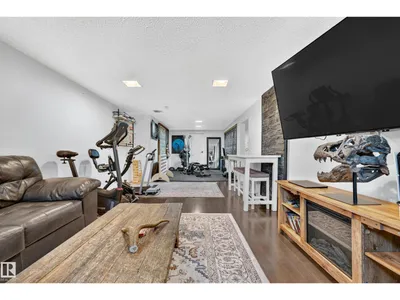 14804 95 AV NW photo 39